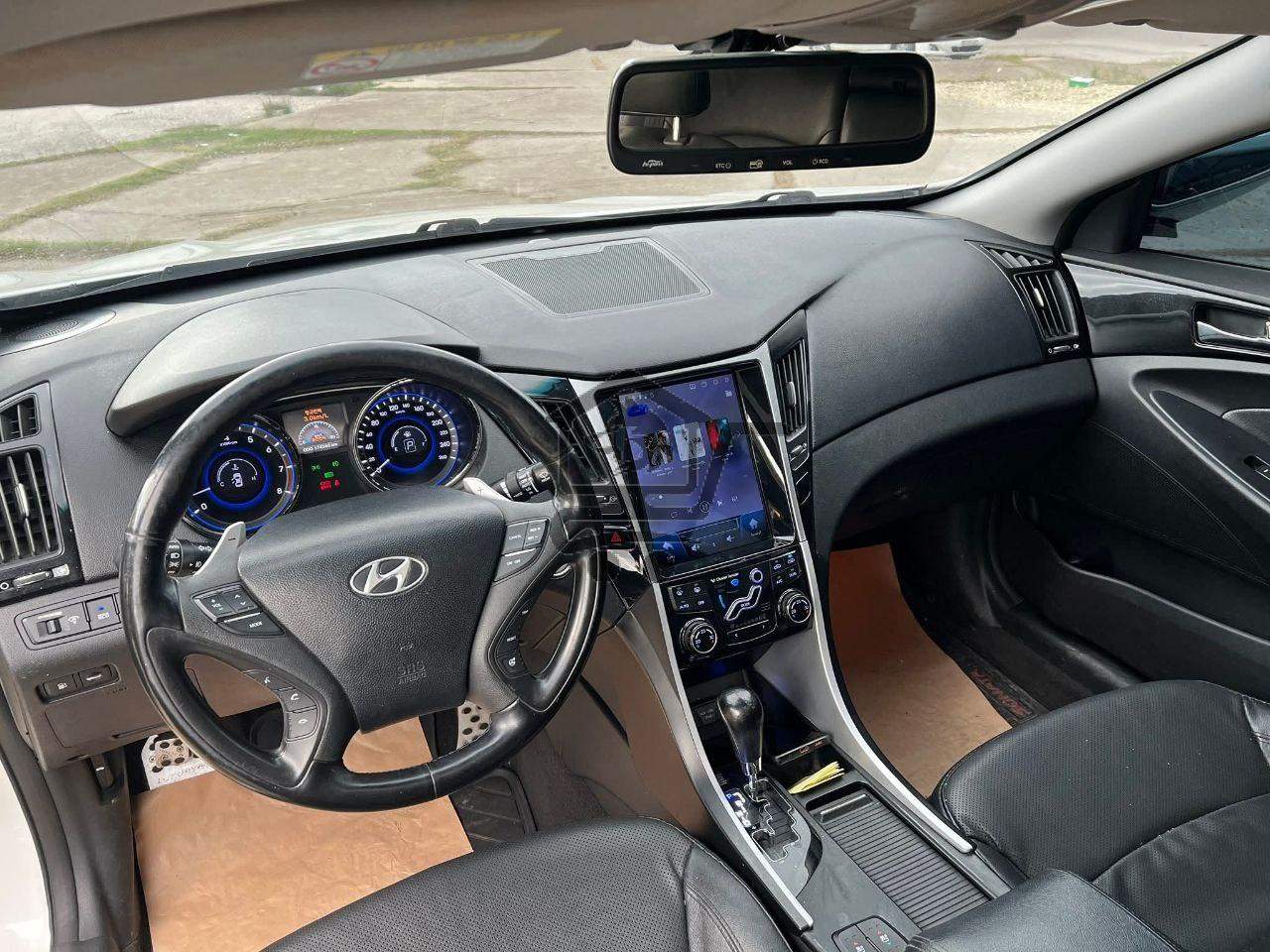 HUYNDAI SONATA 2011 - الصورة 8