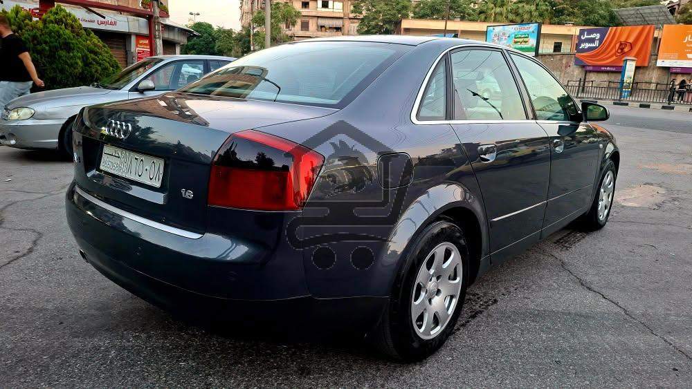 Audi A4 2003 - الصورة 3