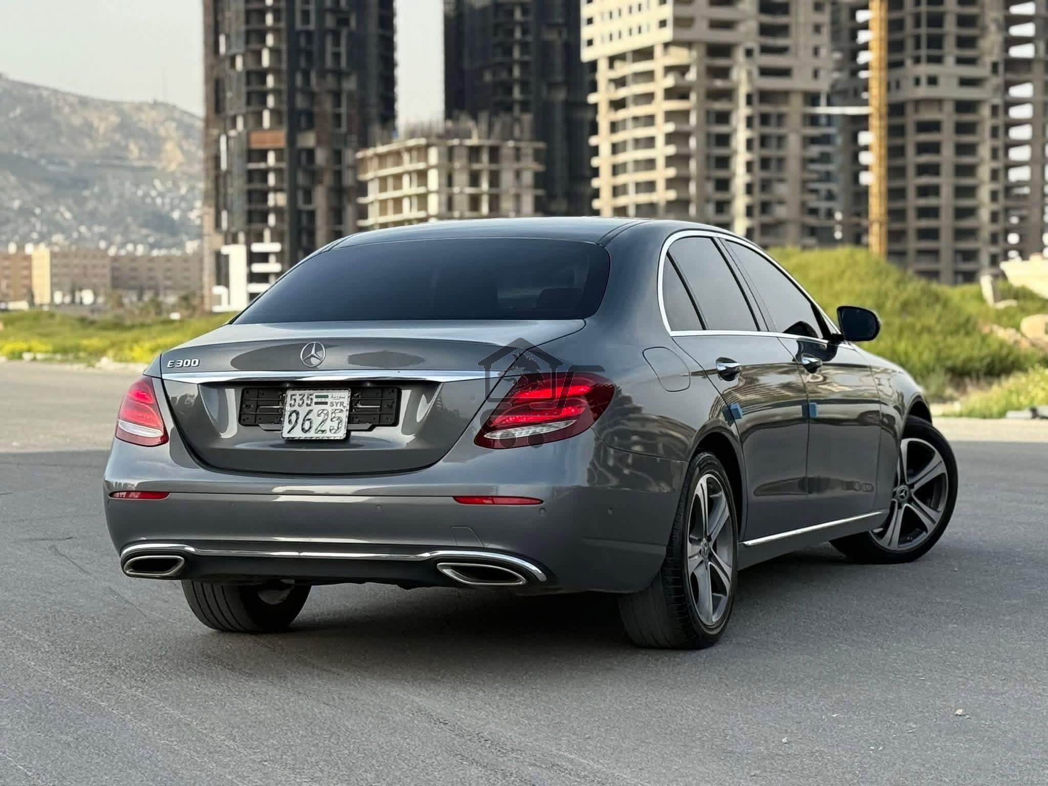 Mercedes - الصورة 2