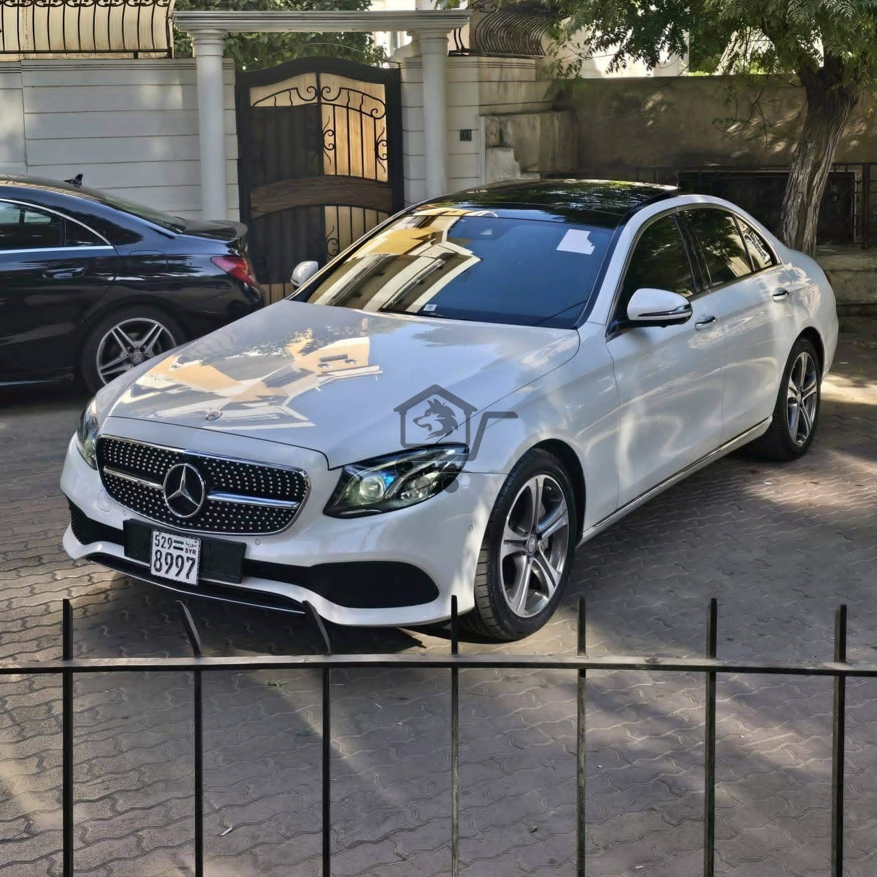 Mercedes E300 - الصورة 3