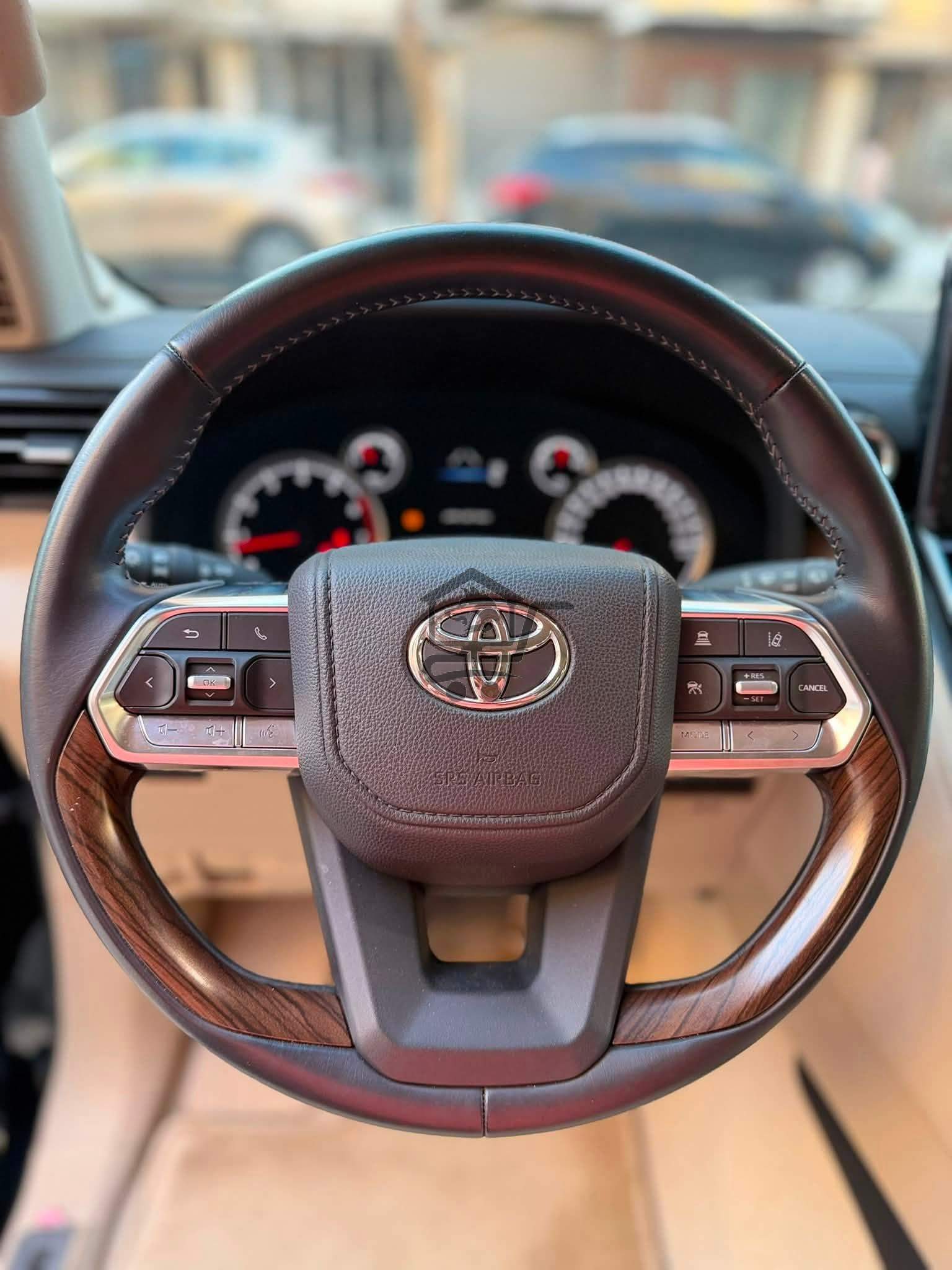 Toyota Land Cruiser GXR - الصورة 7