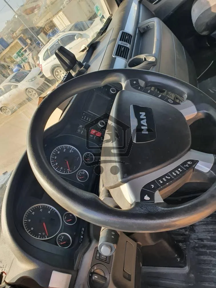 نوع مان موجود سيارتين موديل 2015 - الصورة 9