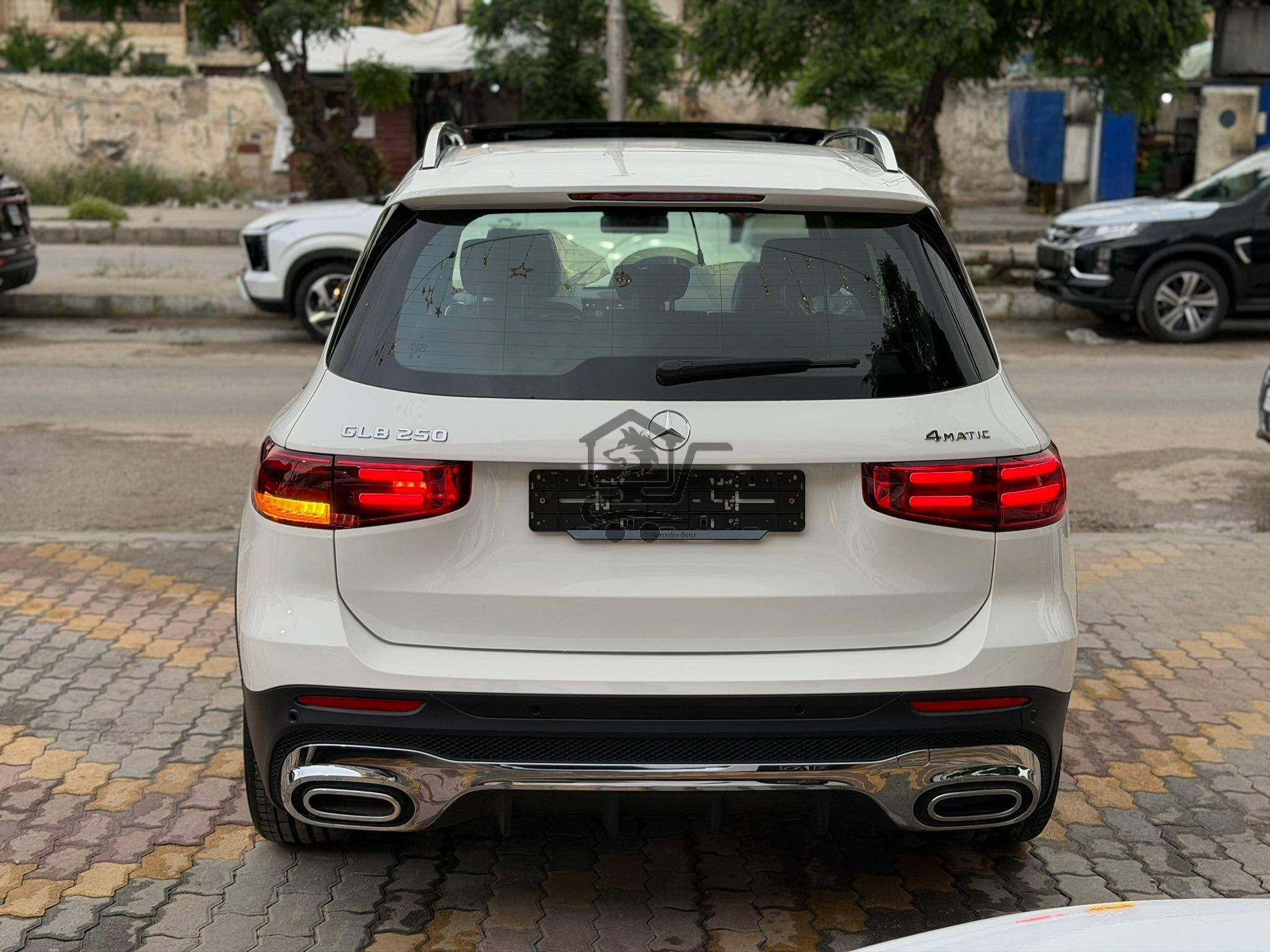 Mercedes-Benz GLB 250 - الصورة 5
