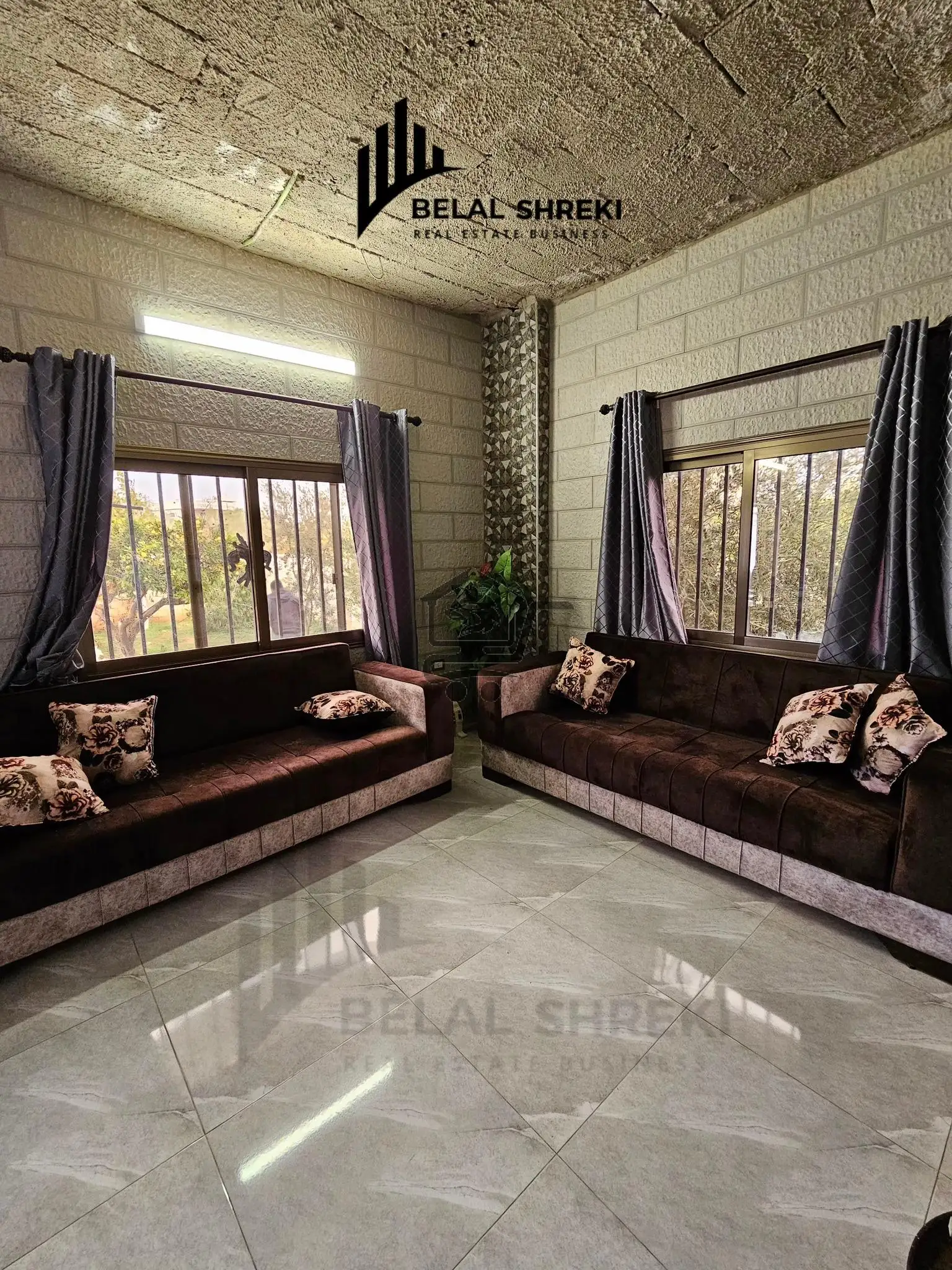 مزرعه بمساحة 450 متر مسورة بالكامل - الصورة 2