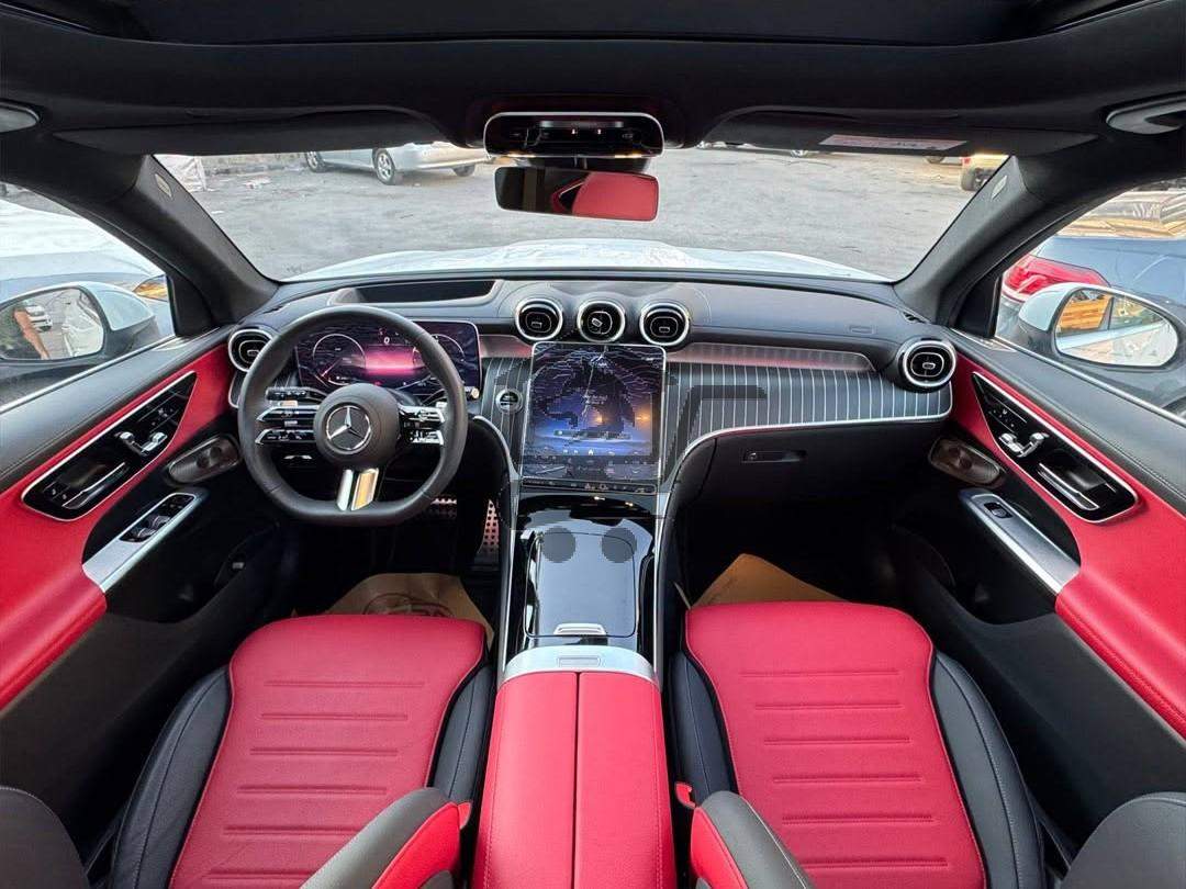 Mercedes-Benz GLC 200 - الصورة 6