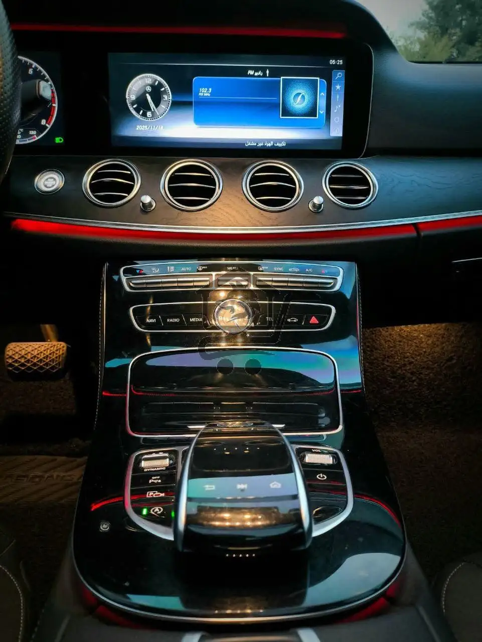 Mercedes-Benz E300 - الصورة 8