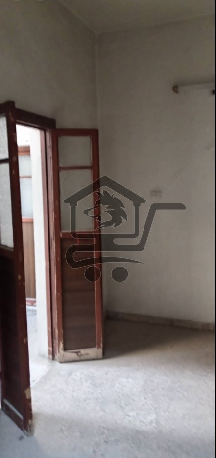 شقة بإكساء جيد - الصورة 1