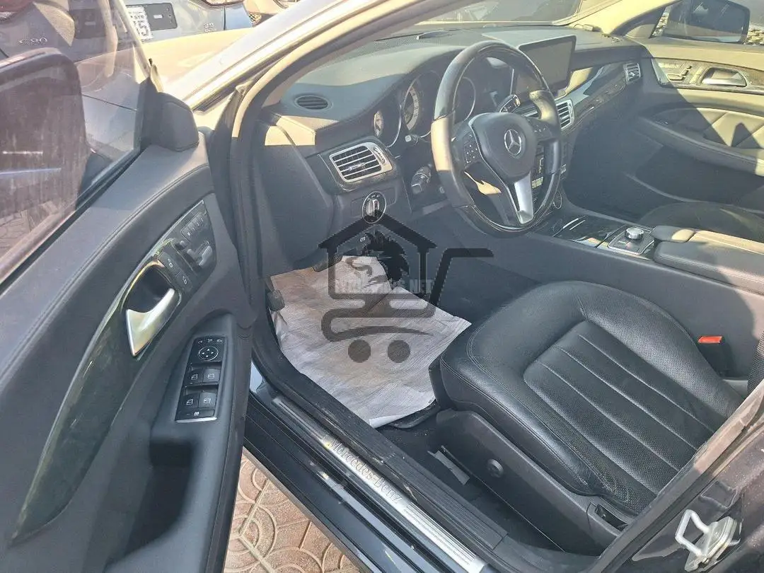 Mercedes Benz - الصورة 6