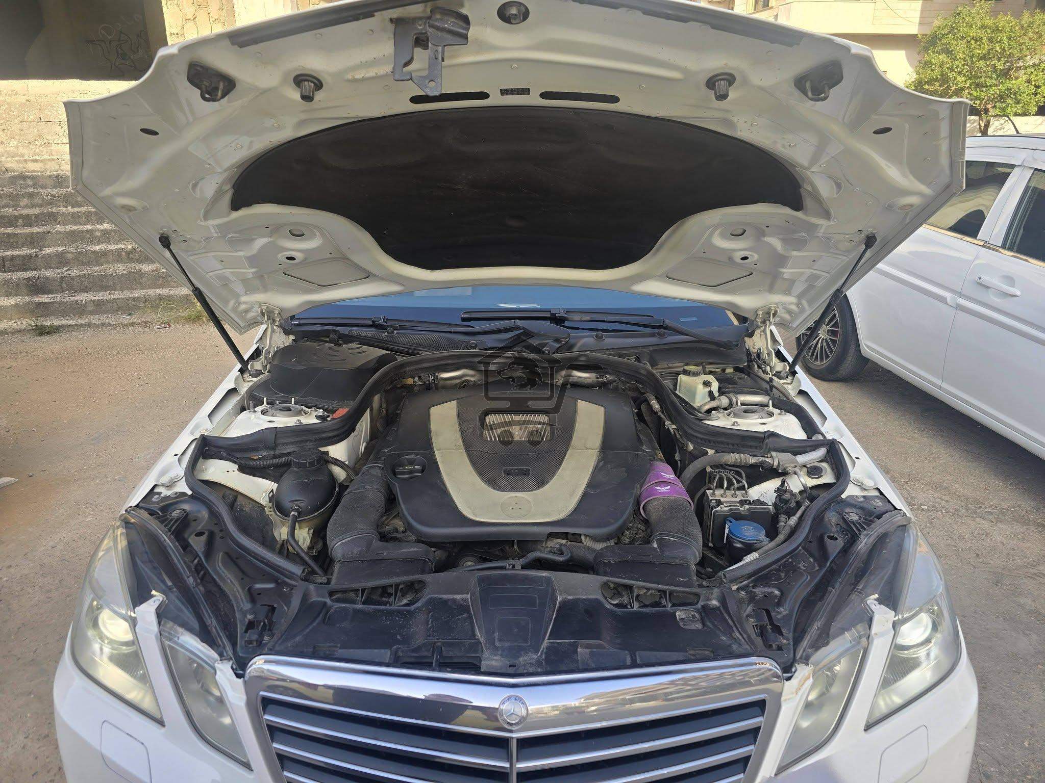 Mercedes-Benz E300 AMG - الصورة 4