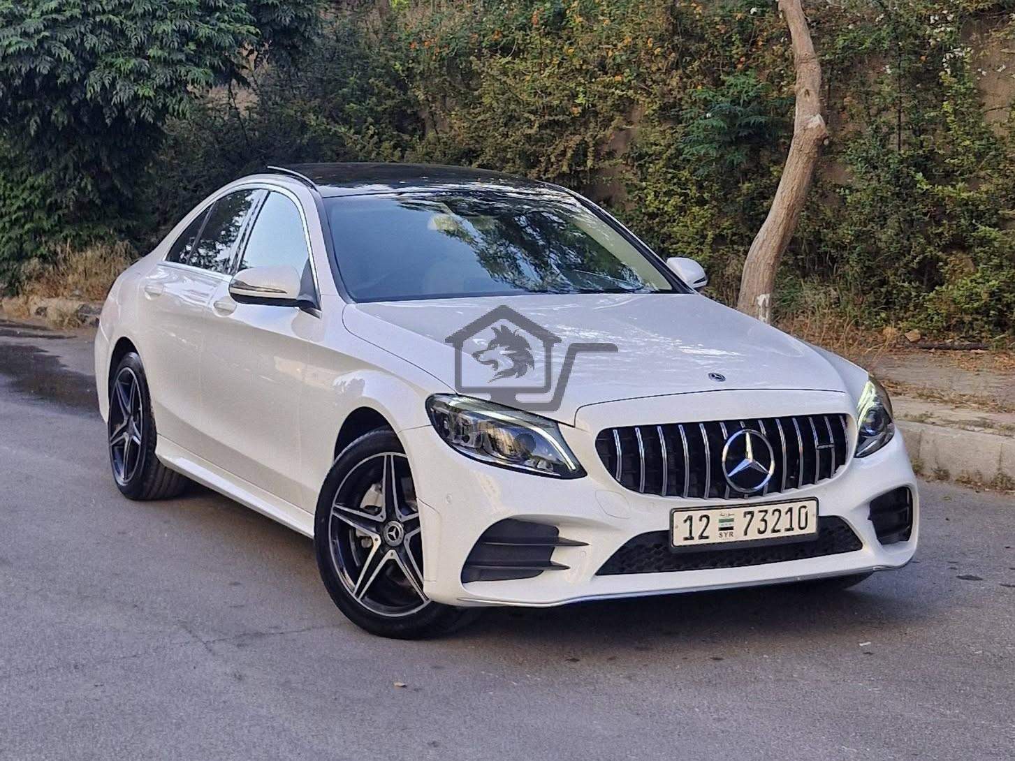Mercedes-Benz C300 2016 - الصورة 1