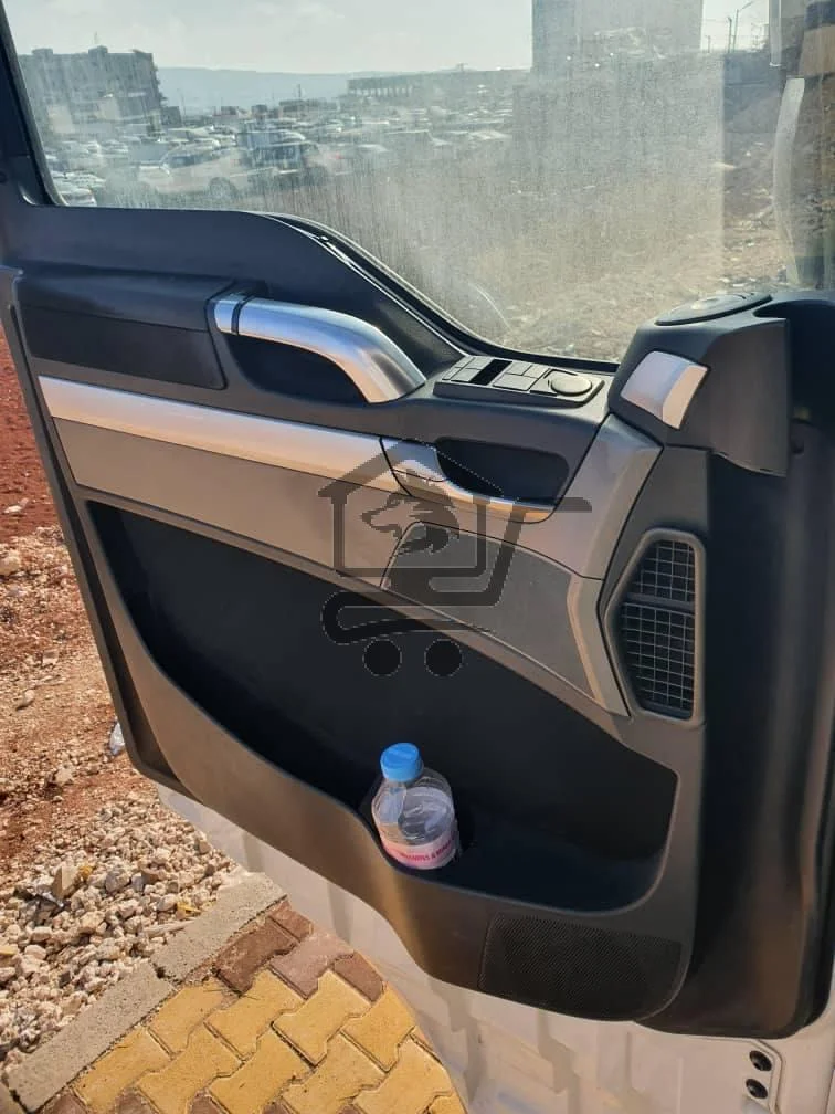 نوع مان موجود سيارتين موديل 2015 - الصورة 8