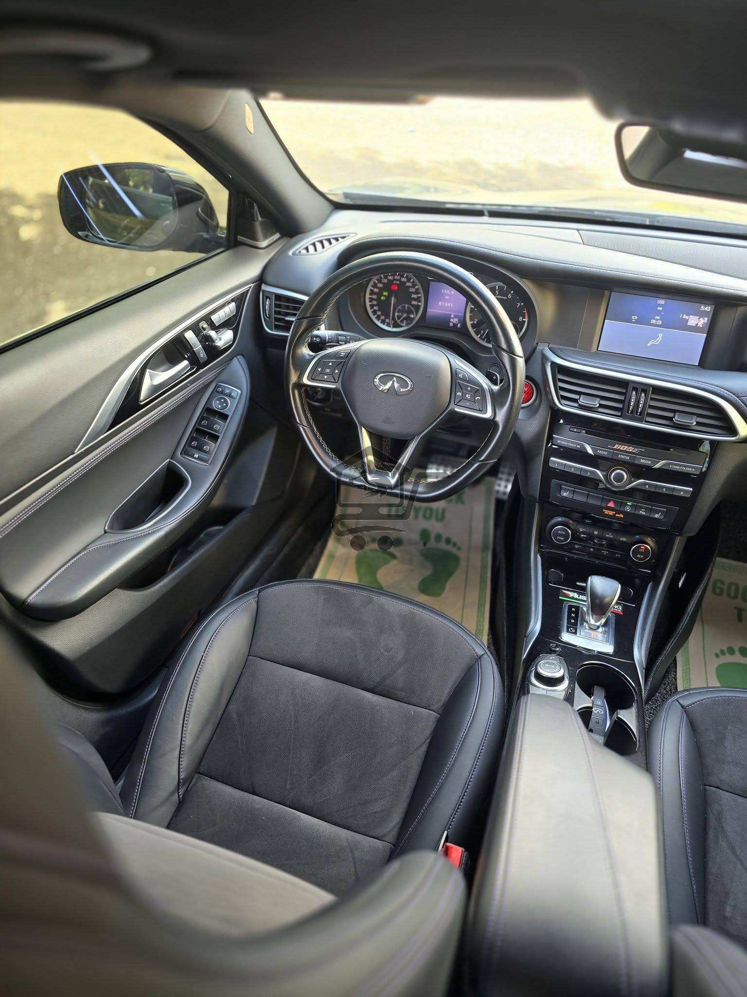 Infiniti Q30s Premium - الصورة 4