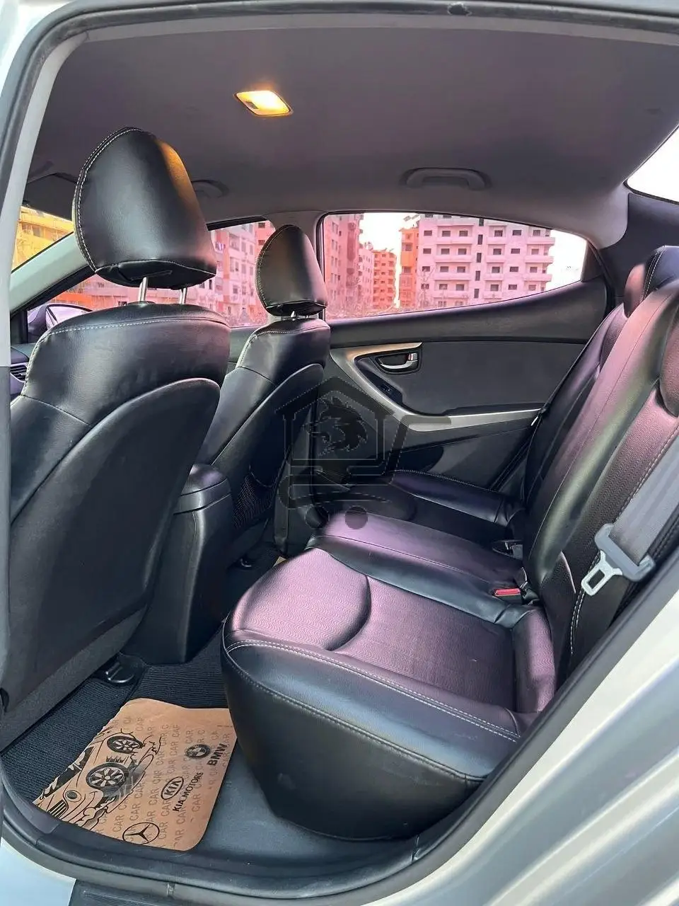 HYUNDAI AVANTE 2012 - الصورة 9