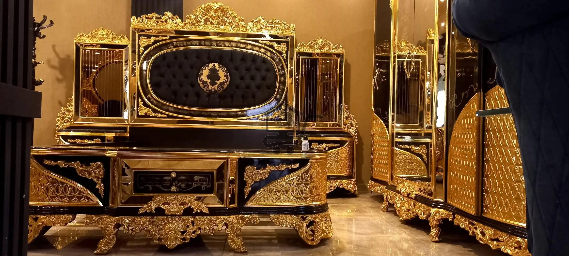 غرفة نوم ملكية - الصورة 1