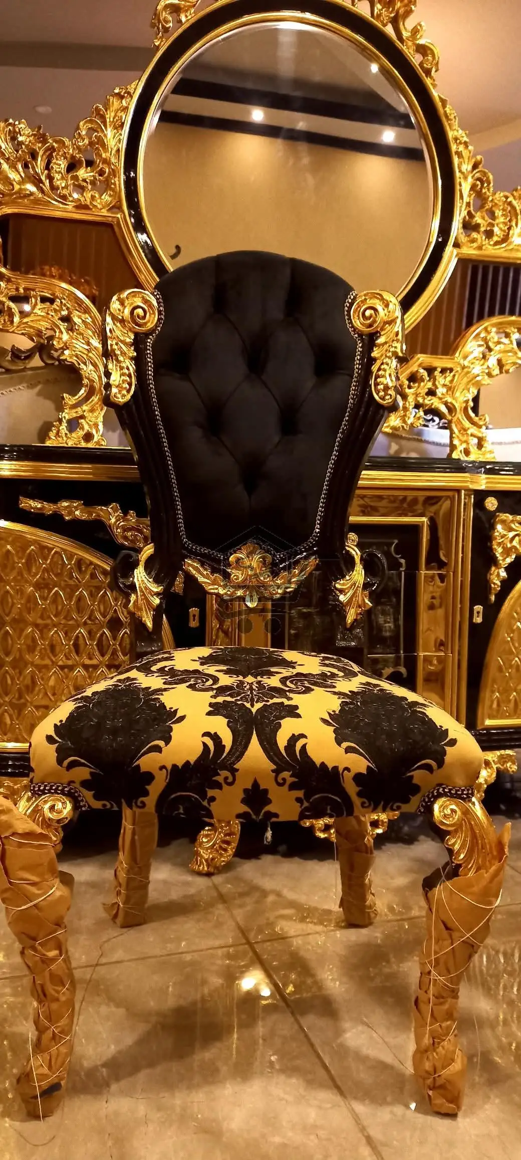 غرفة نوم ملكية - الصورة 3