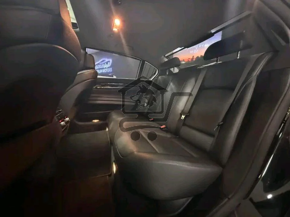 BMW 730Li - الصورة 8