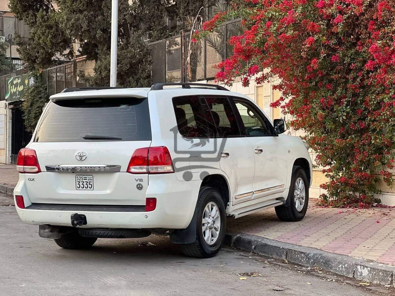 Toyota Land  Cruiser GXR - الصورة 3