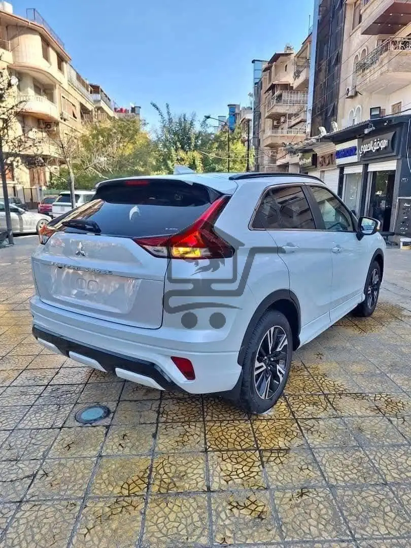 MITSUBISHI ECLIPSE CROSS 2025 - الصورة 3