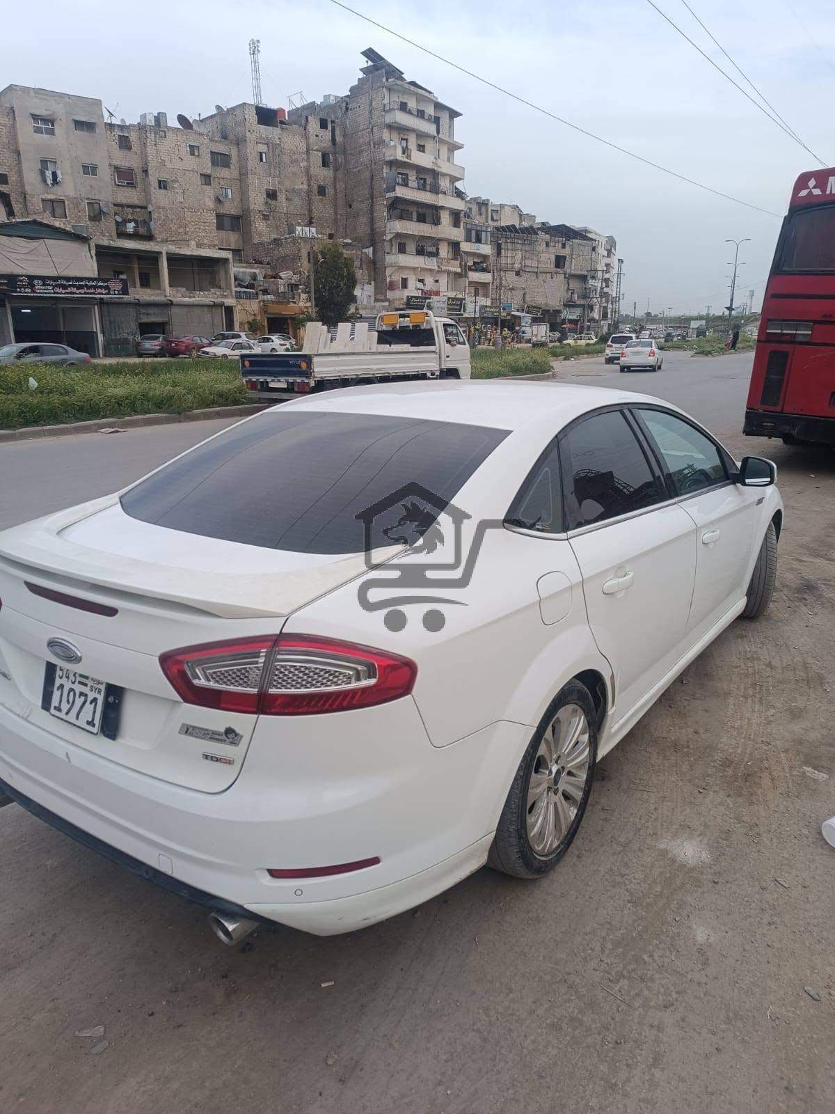 فورد مونديو - الصورة 3