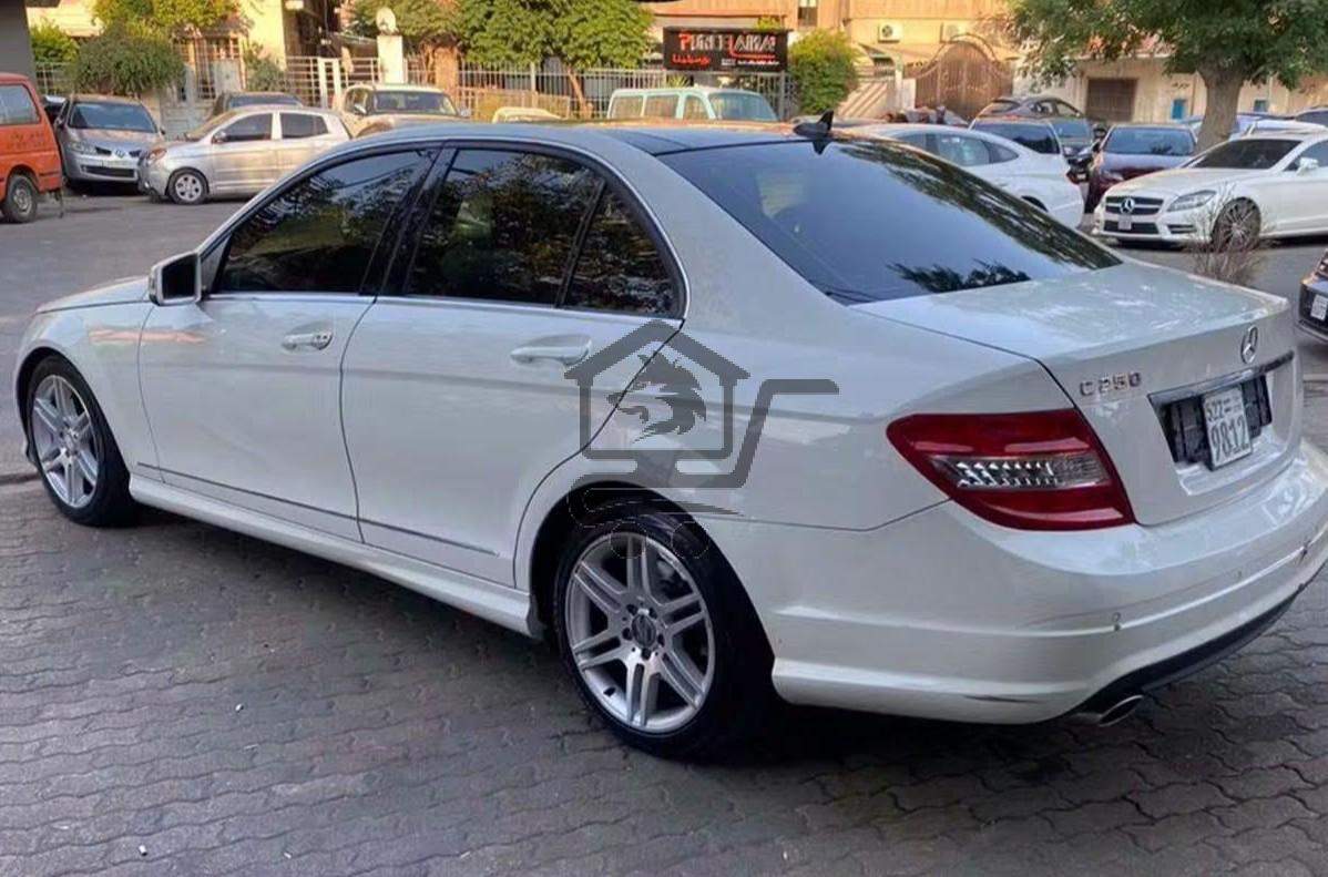 Mercedes-Benz C250 2011 - الصورة 4