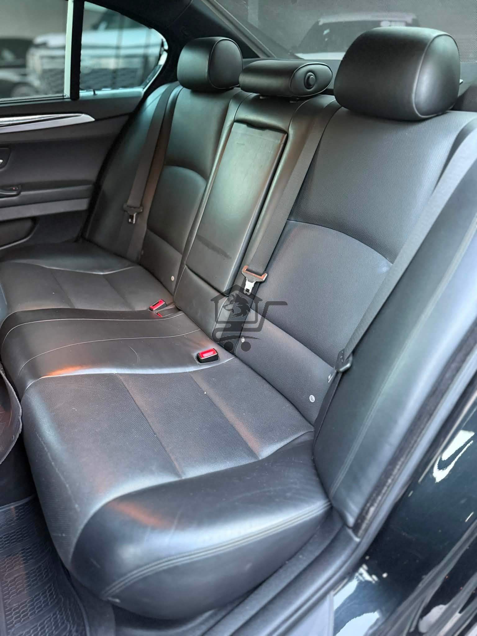 BMW 550i F10 - الصورة 10