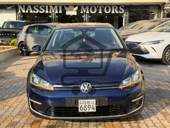 2018 Volkswagen e-Golf - الصورة 5