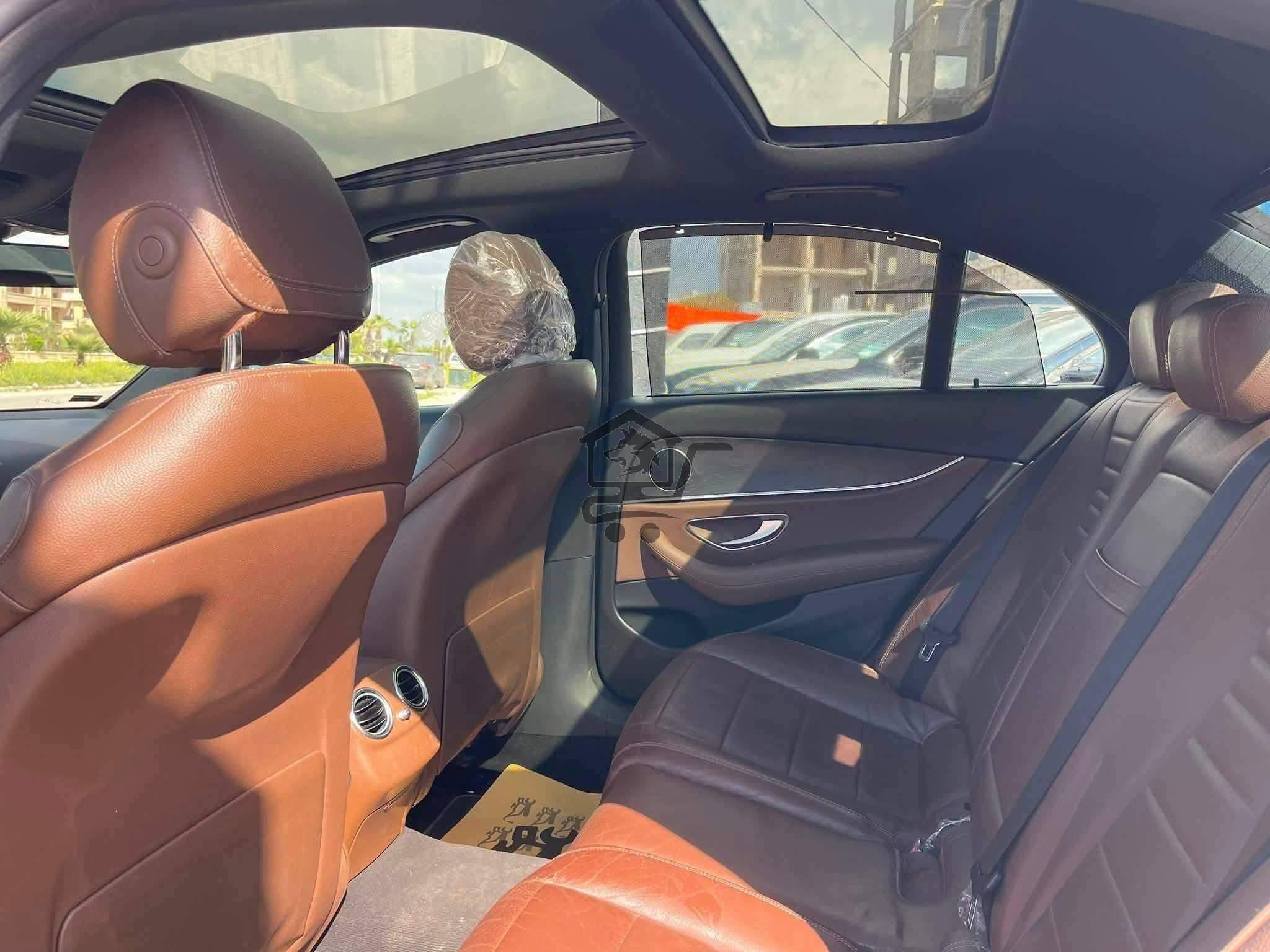 MERCEDES E200 - الصورة 3