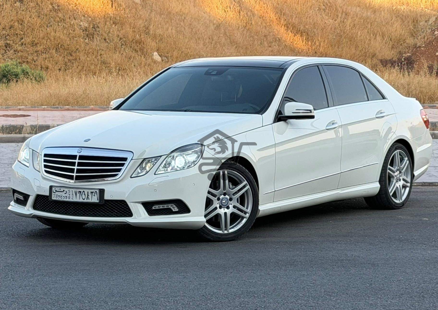Mercedes-Benz E300 2010 - الصورة 3