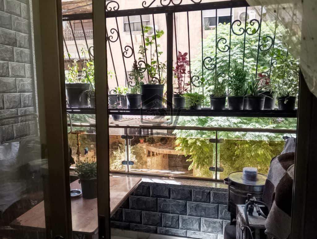 منزل بموقع حيوي - الصورة 1