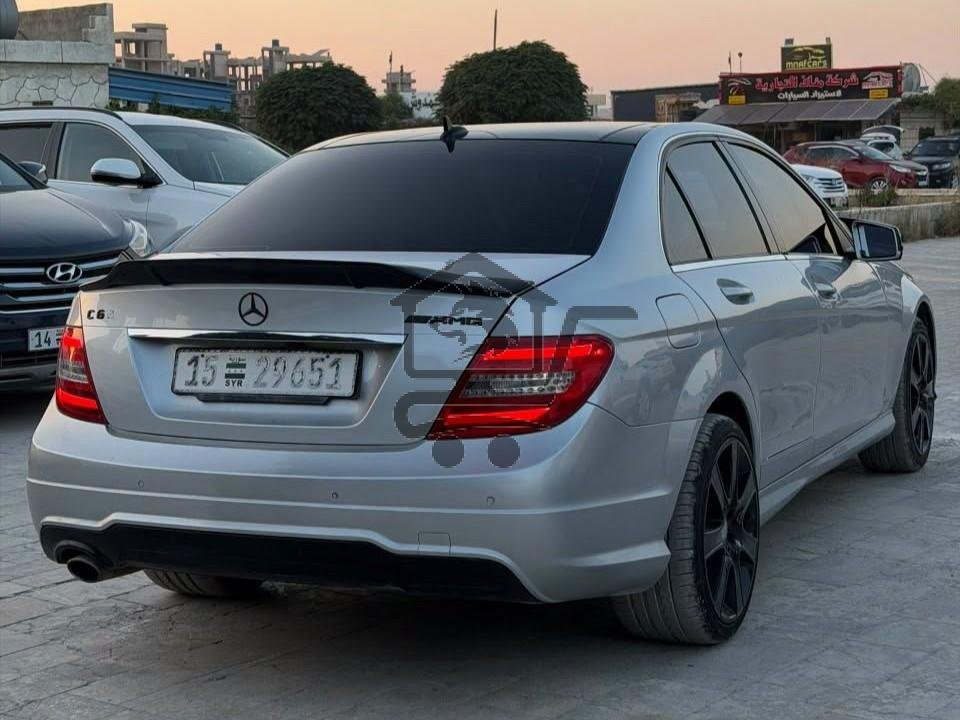 Mercedes-Benz C220 2013 - الصورة 2