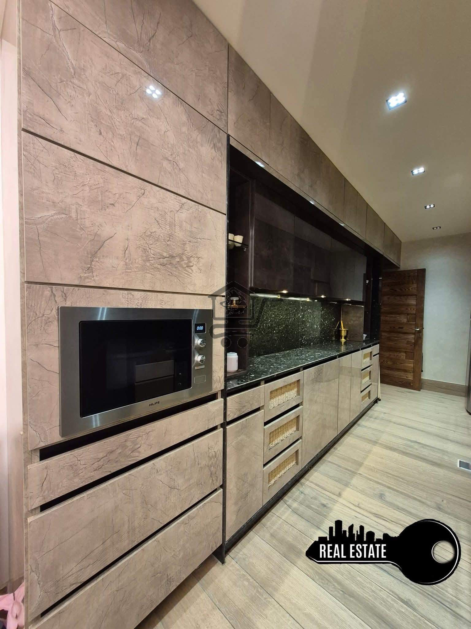 شقة بإطلالة رائعة - الصورة 4