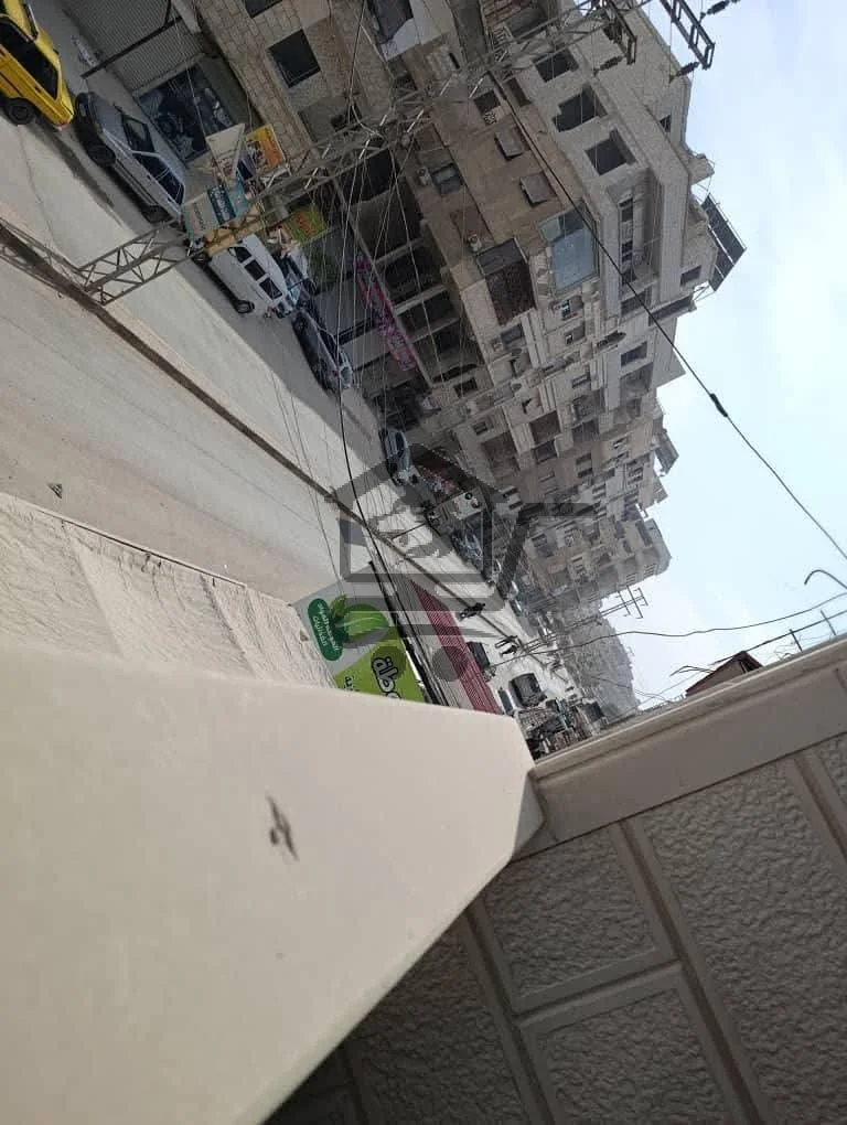 شقة اربع غرف على الشارع العام - الصورة 2