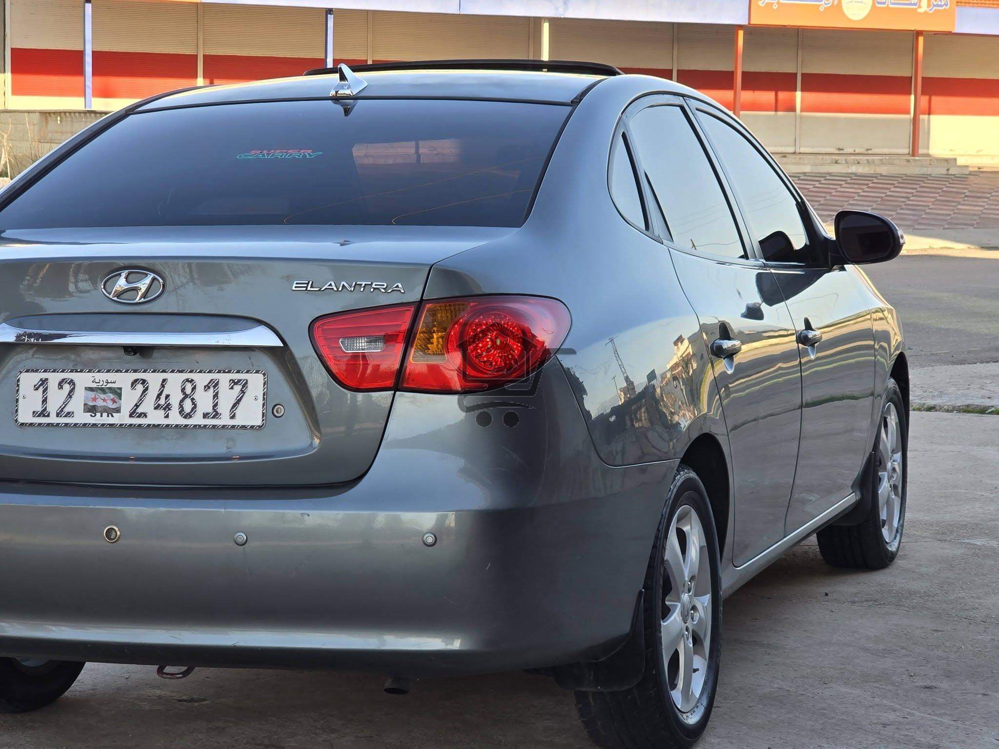 ELANTRA 2011 - الصورة 2