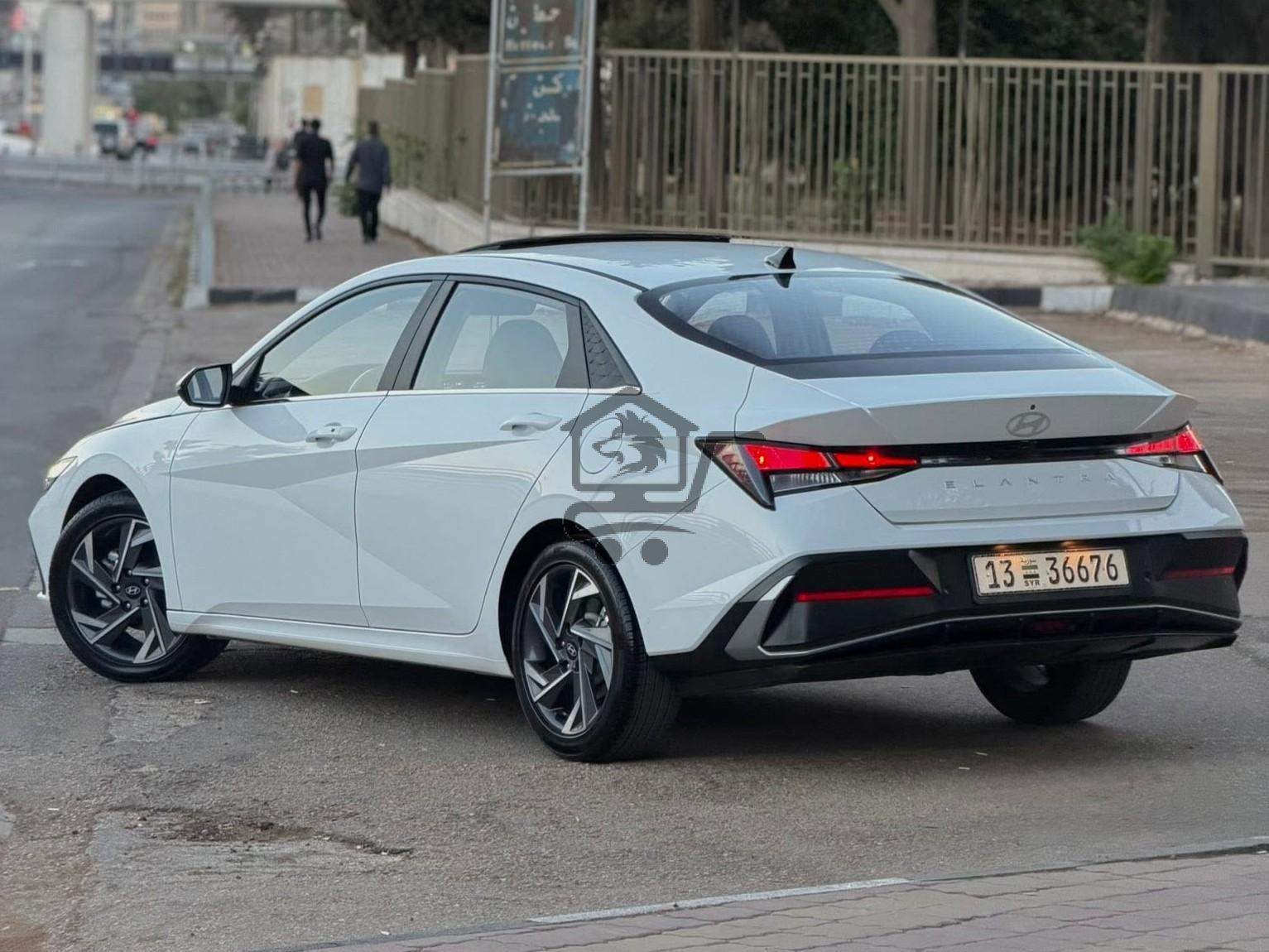 Hyundai Elantra 2025 - الصورة 4