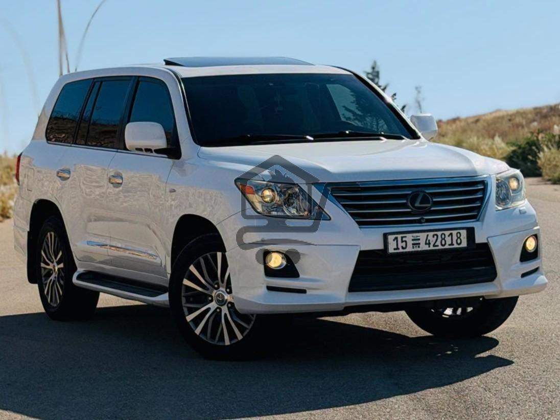 Lexus LX570 2011 - الصورة 1