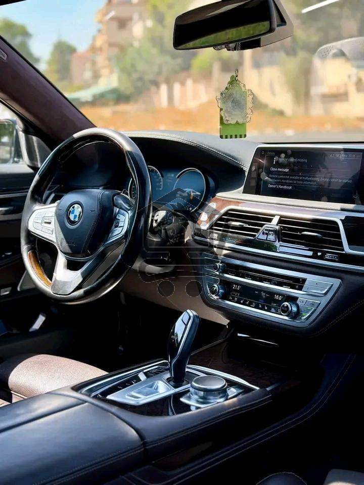 MERCEDES SCLASS 550 - الصورة 4