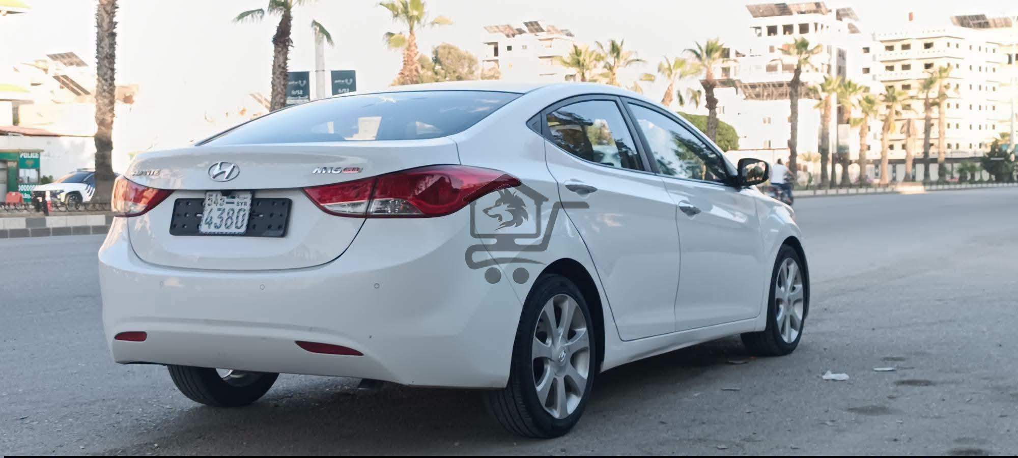Hyundai Elantra 2011 - الصورة 2