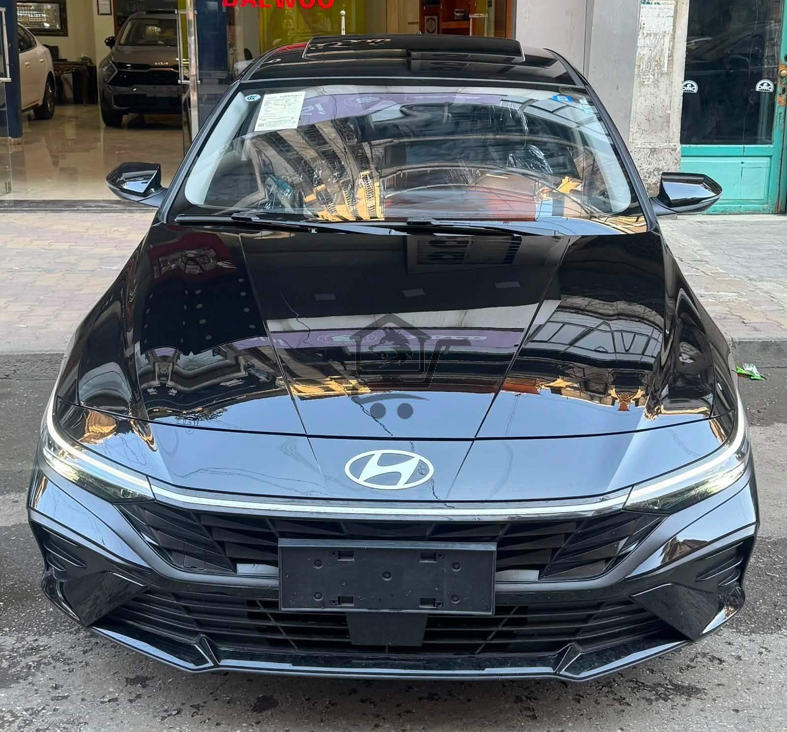 Hyundai Elantra 2025 - الصورة 1