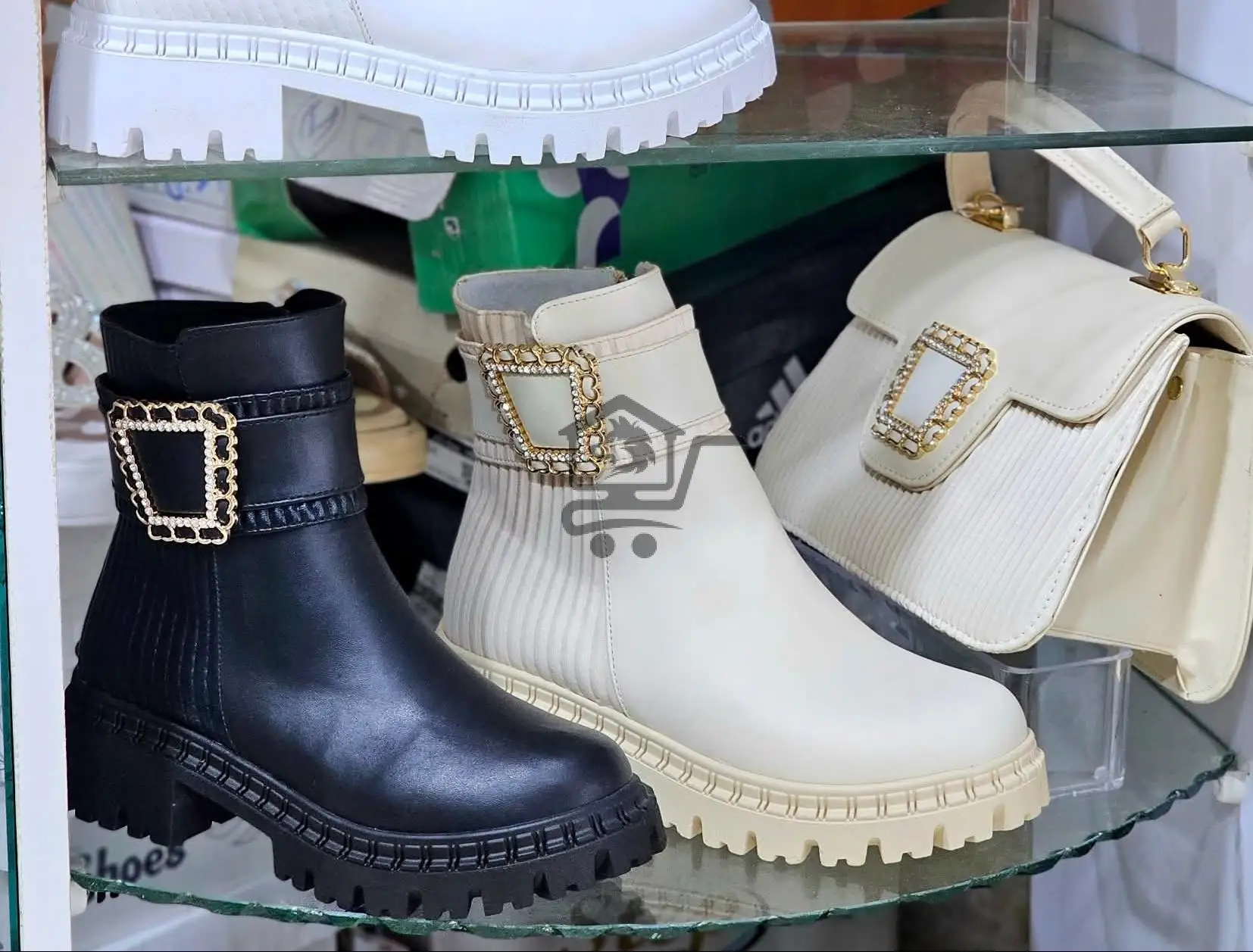 رانج مع حقيبة يد - الصورة 2