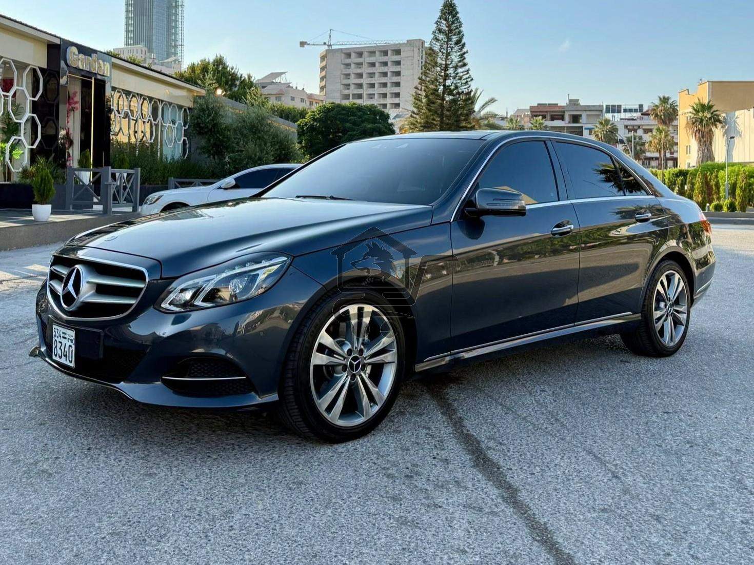 Mercedes-Benz E300 2014 - الصورة 3