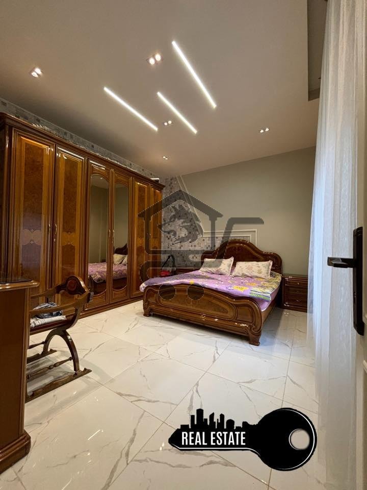 للبيع شقة أرضية منسوب مع الفرش في ضاحية قدسيا - الصورة 2