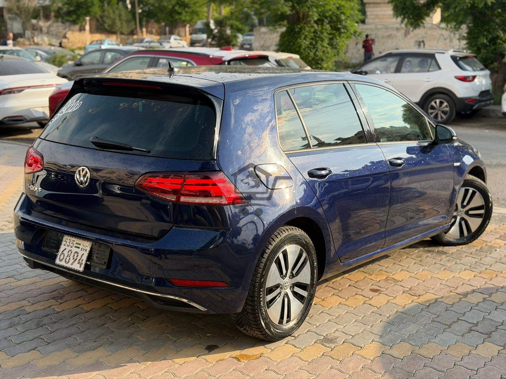 2018 Volkswagen e-Golf - الصورة 4