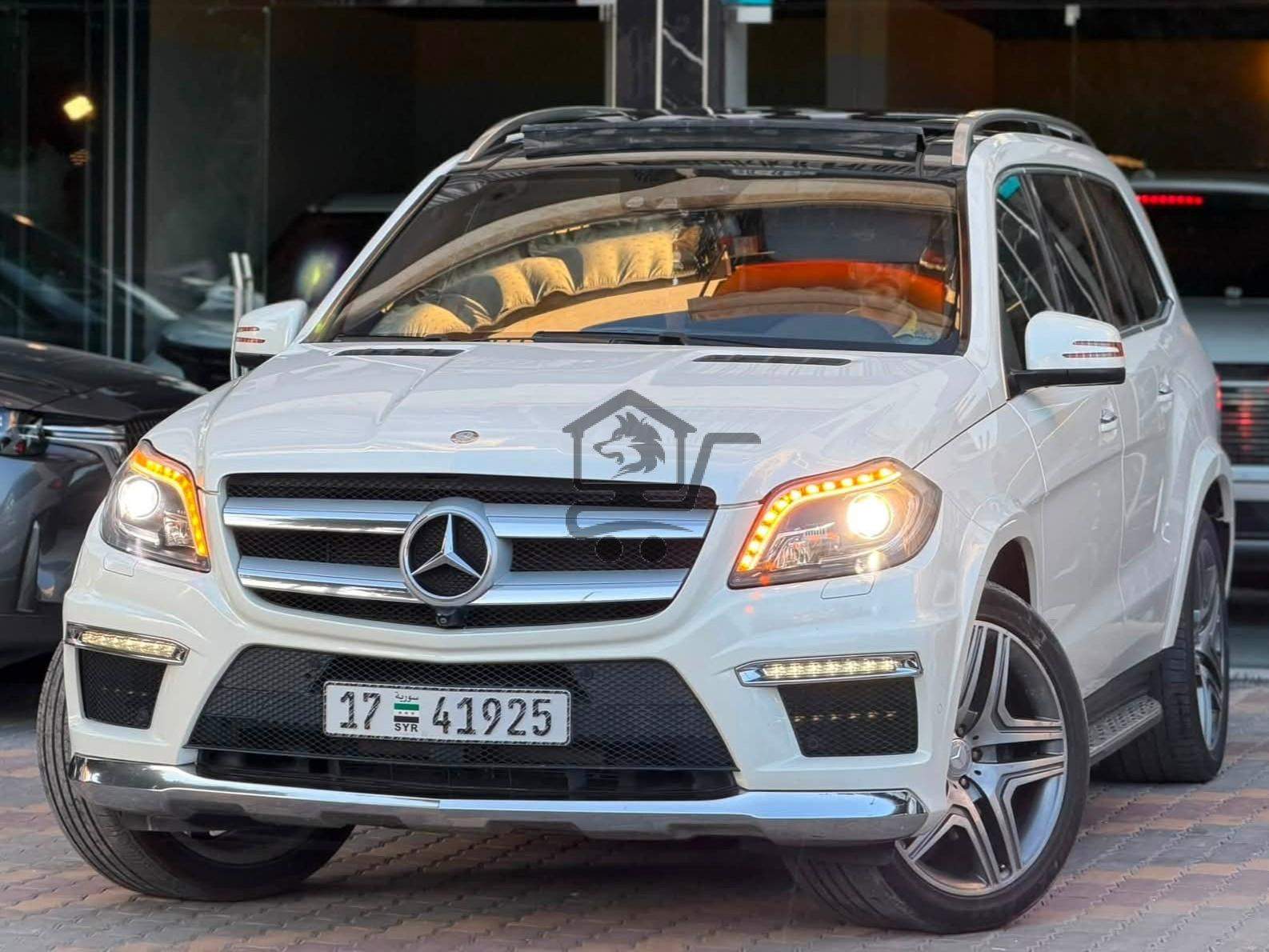 Mercedes-Benz GL500 2015 - الصورة 1