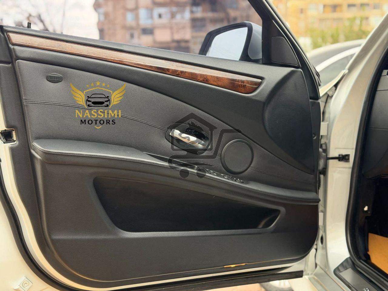 BMW 528i M Package - الصورة 8