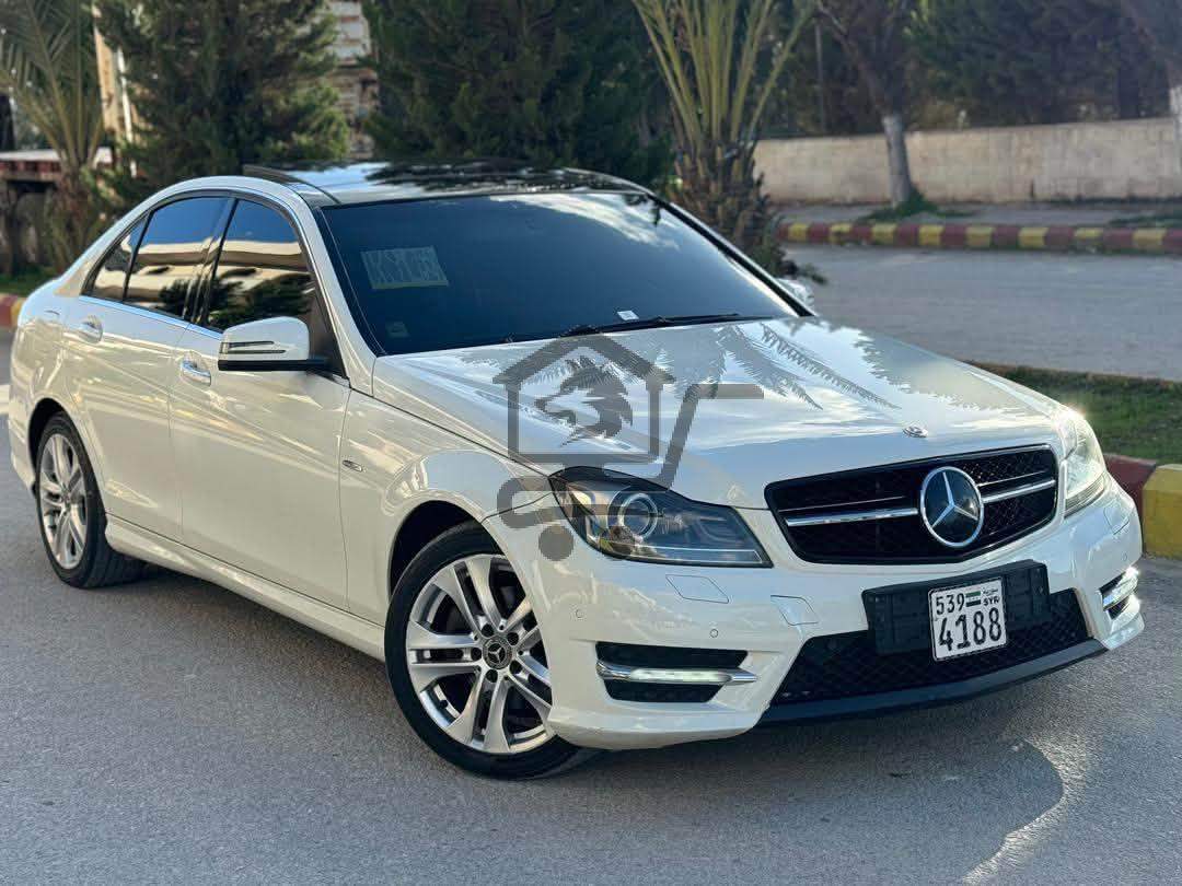 Mercedes C200 2012 - الصورة 1