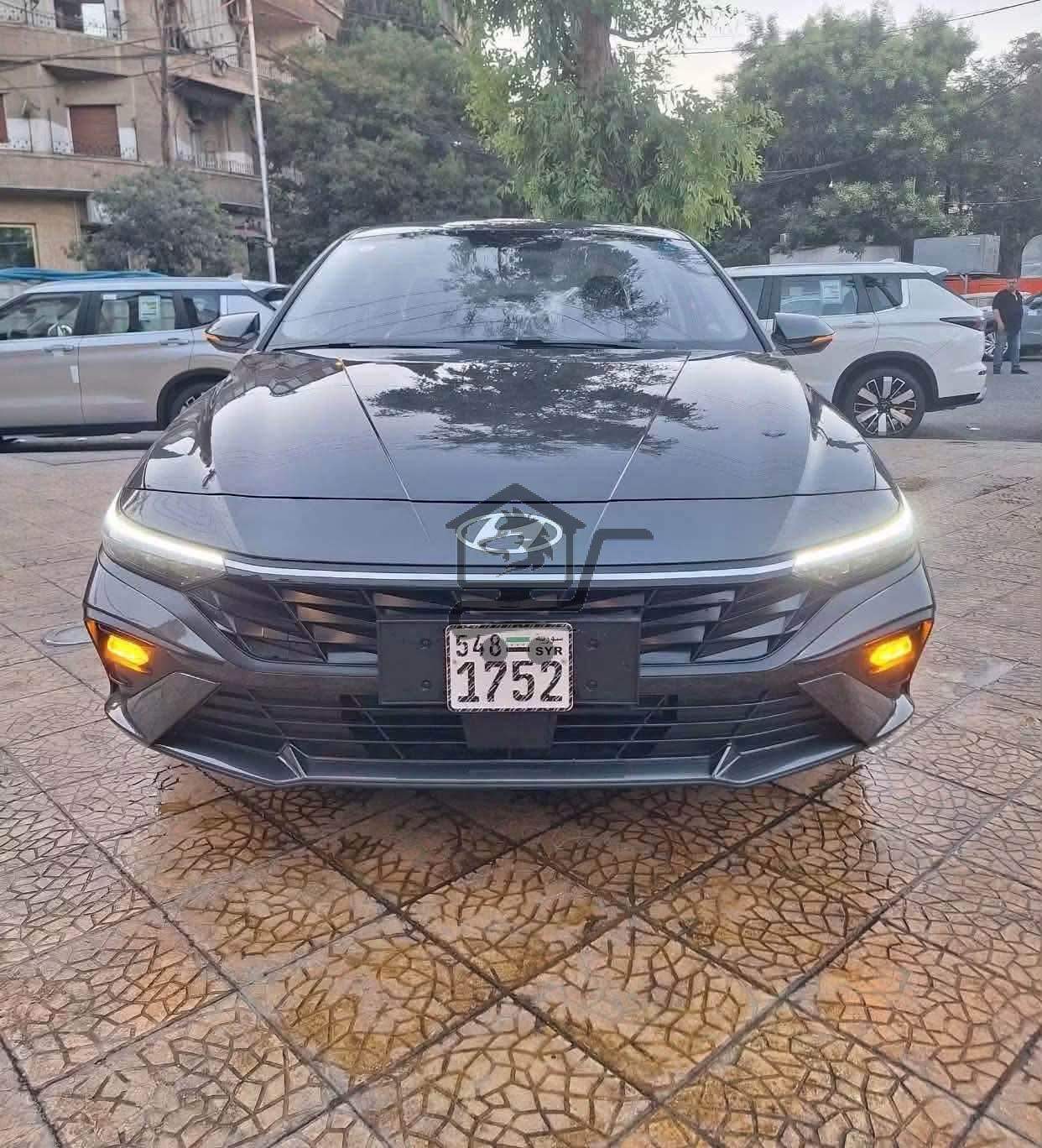 Hyundai Elantra - الصورة 6