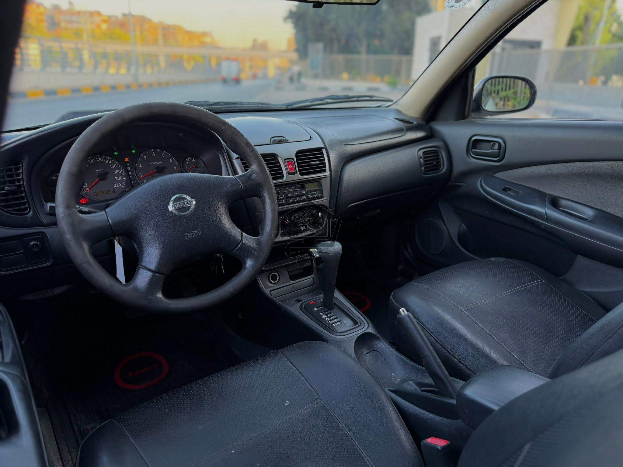 Nissan Sunny 2004 - الصورة 5