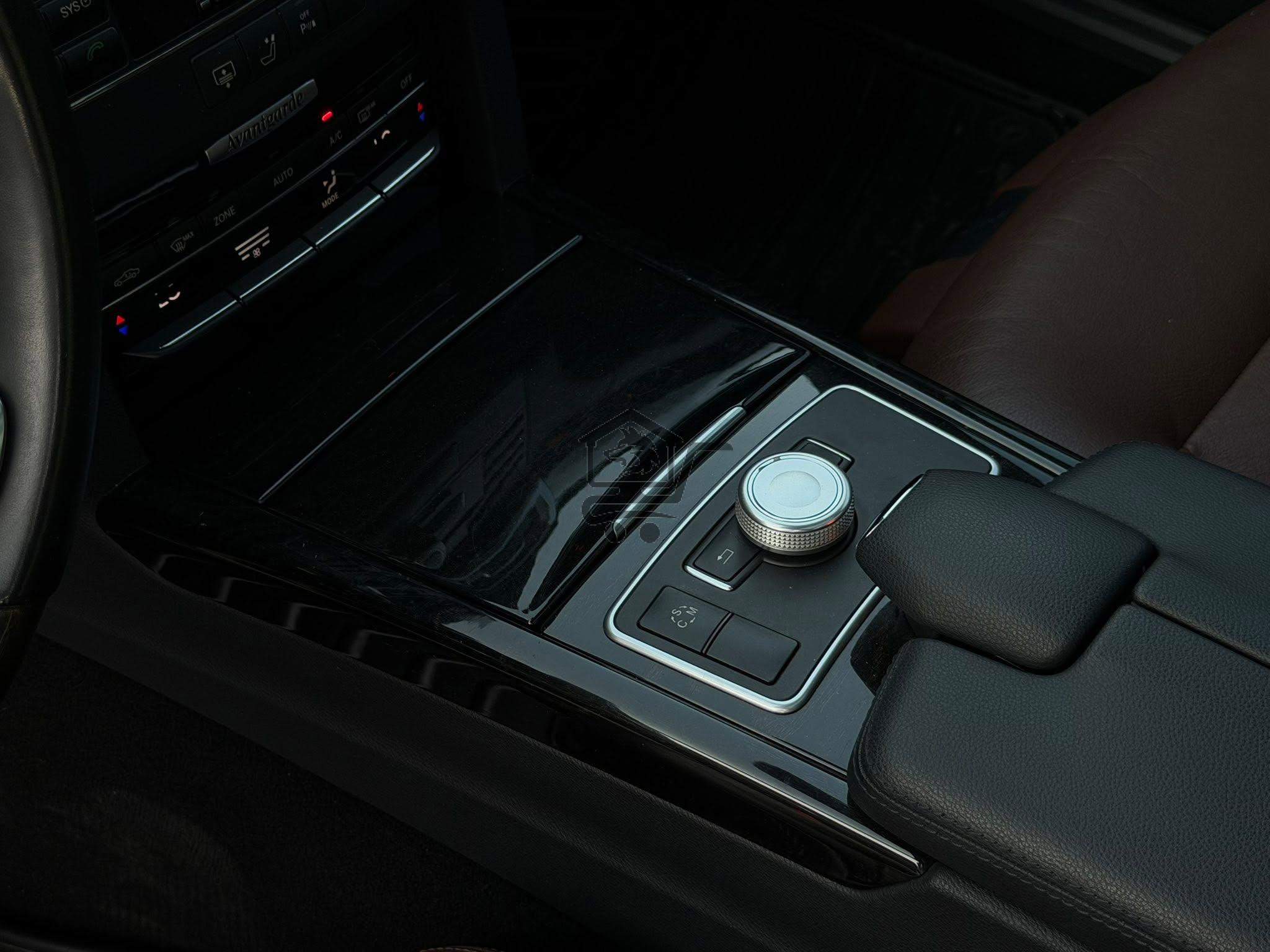 Mercedes-Benz E300 2010 - الصورة 9