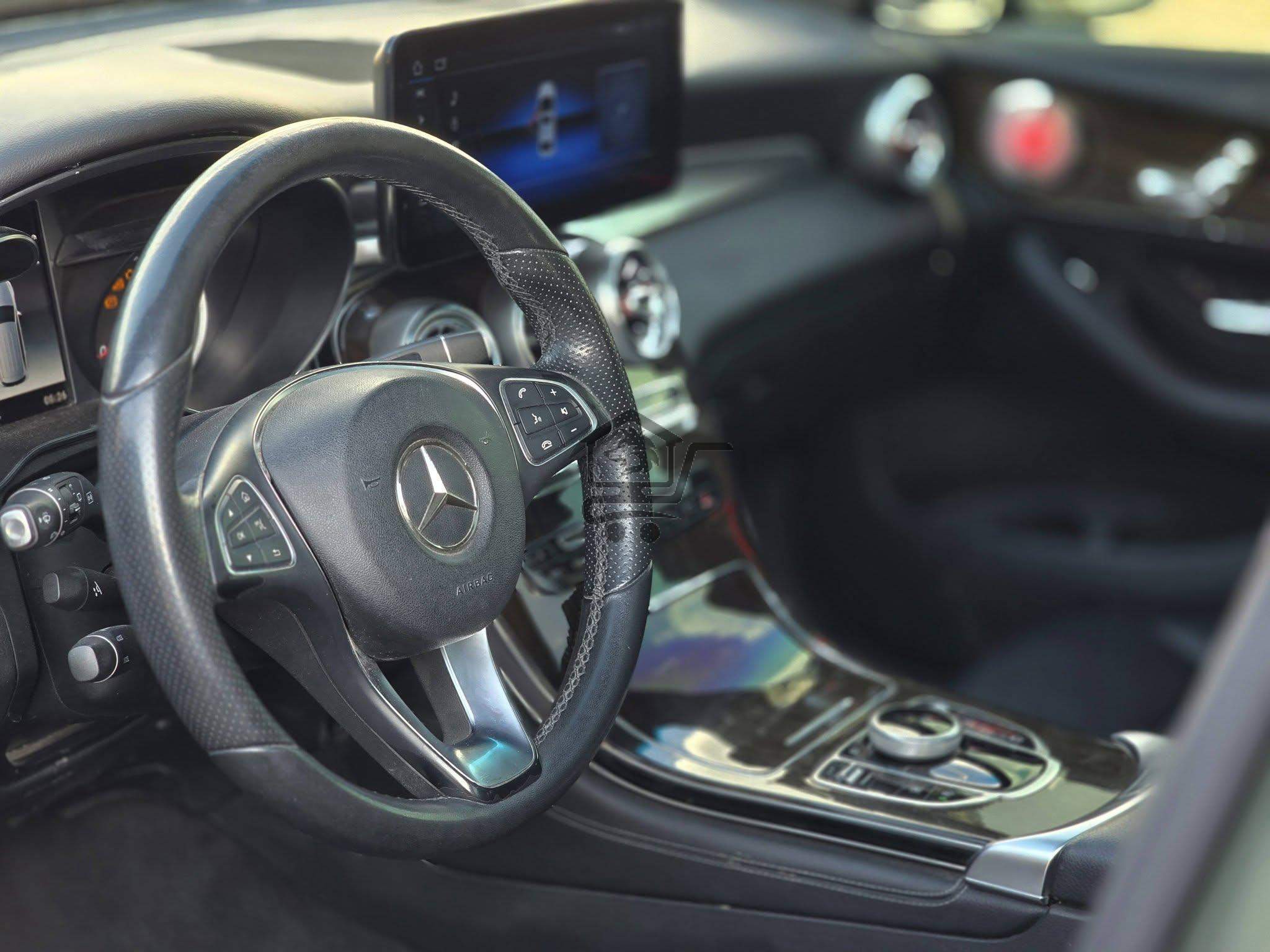 Mercedes-Benz GLC 300 - الصورة 6