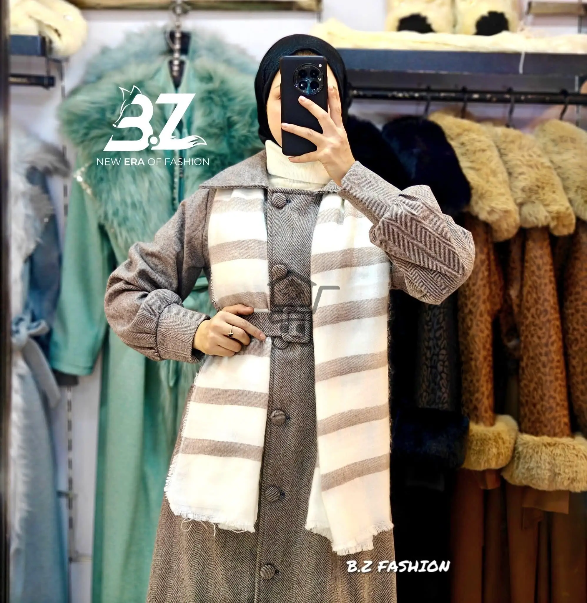 جاكيت جوخ مع سكارف - الصورة 2